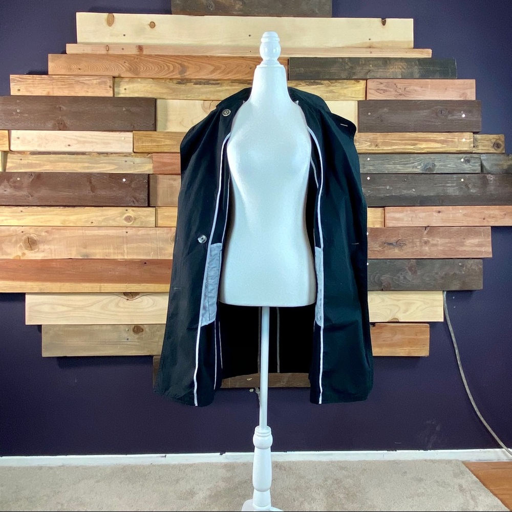 Black coat - Picture 4 of 4